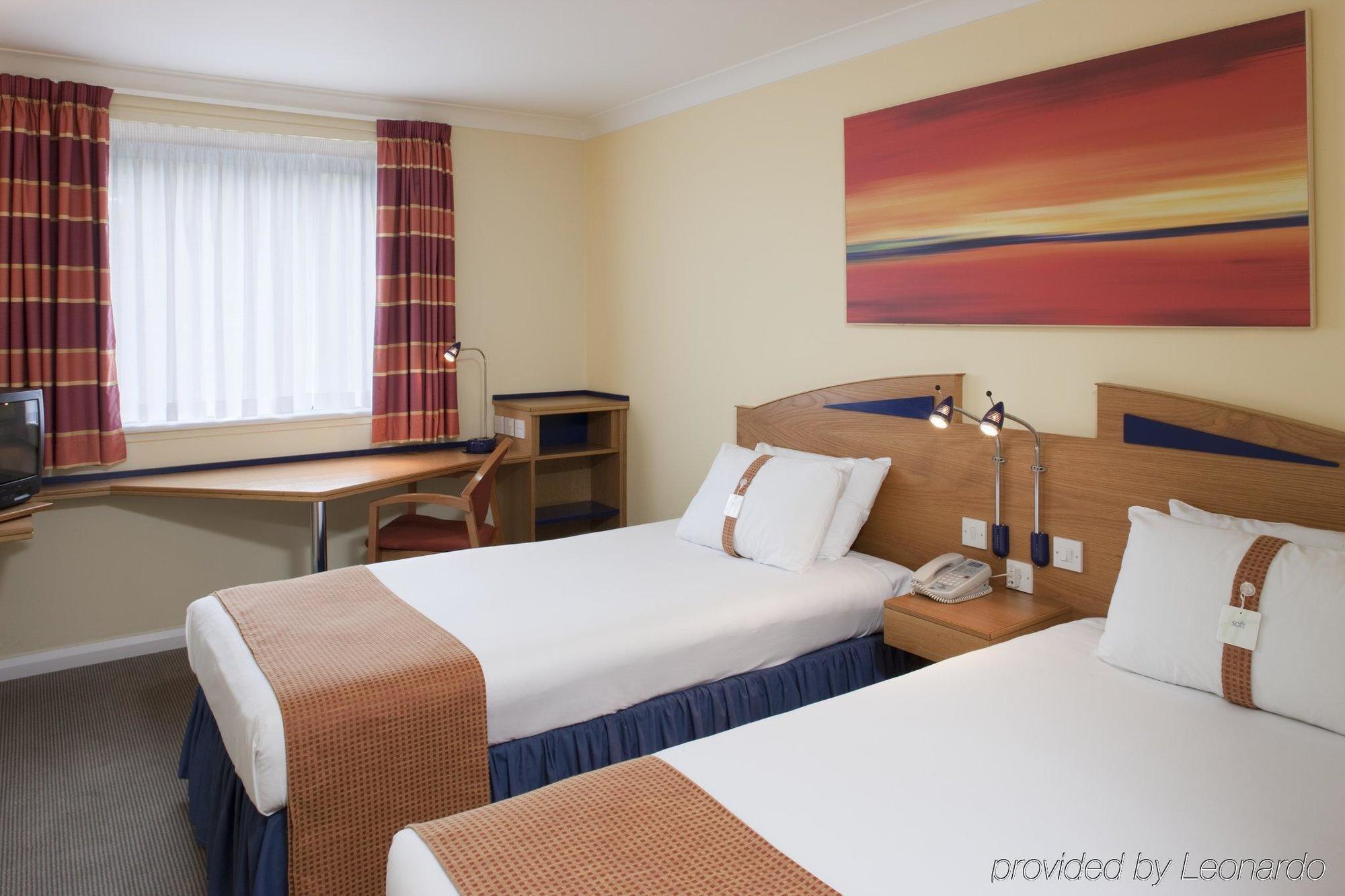 Holiday Inn Express Swindon West, An Ihg Hotel Chambre photo