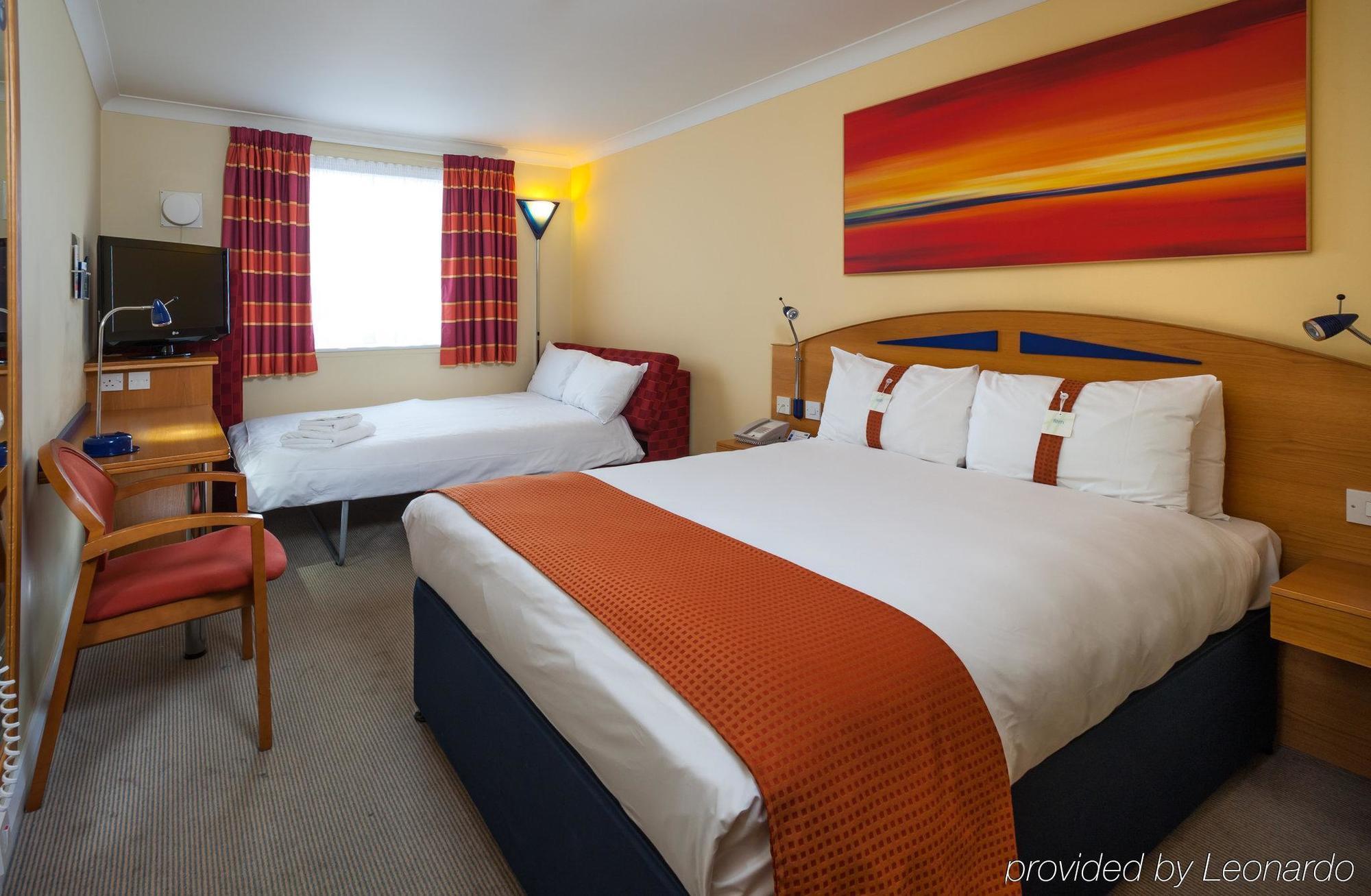 Holiday Inn Express Swindon West, An Ihg Hotel Extérieur photo