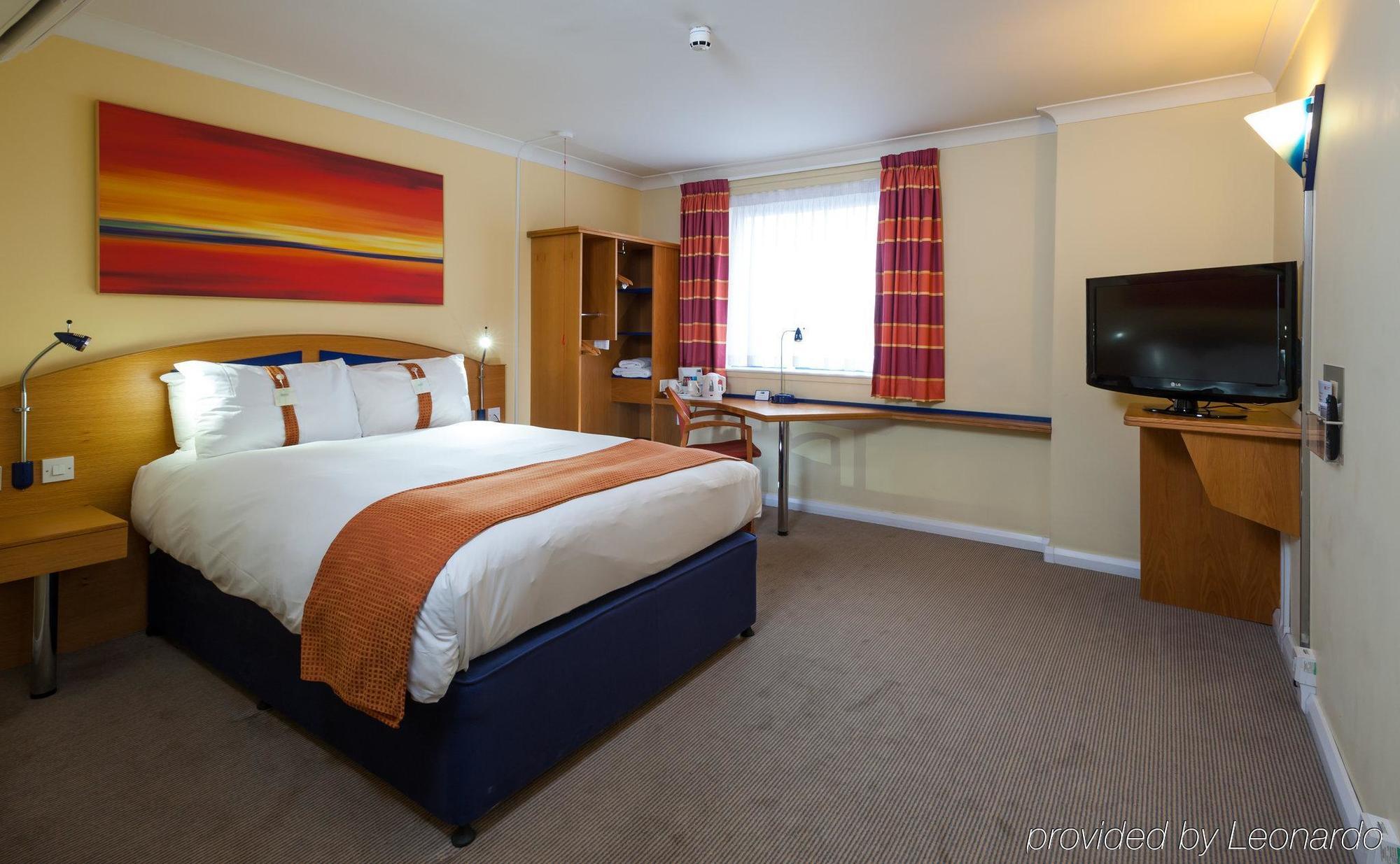 Holiday Inn Express Swindon West, An Ihg Hotel Extérieur photo